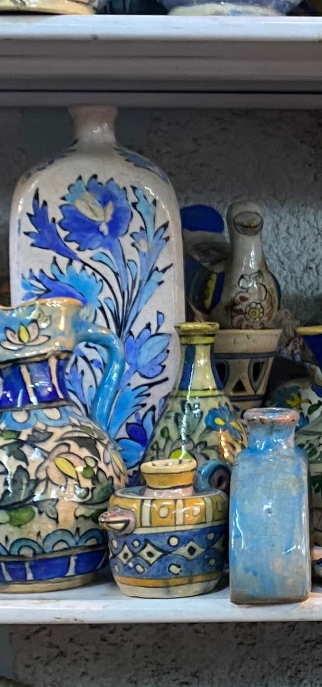 בקבוק קרמיקה כחול־לבן