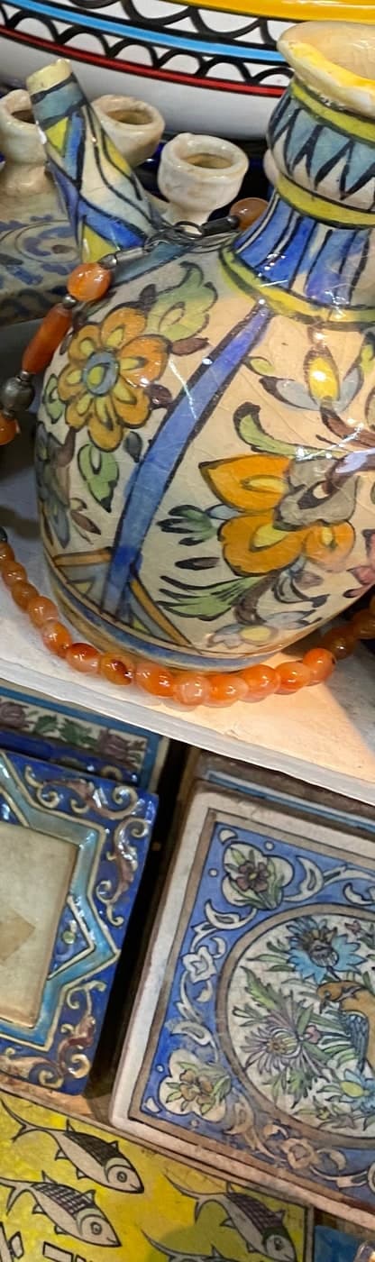 כלי מים — כד פרחים צהוב־כחול